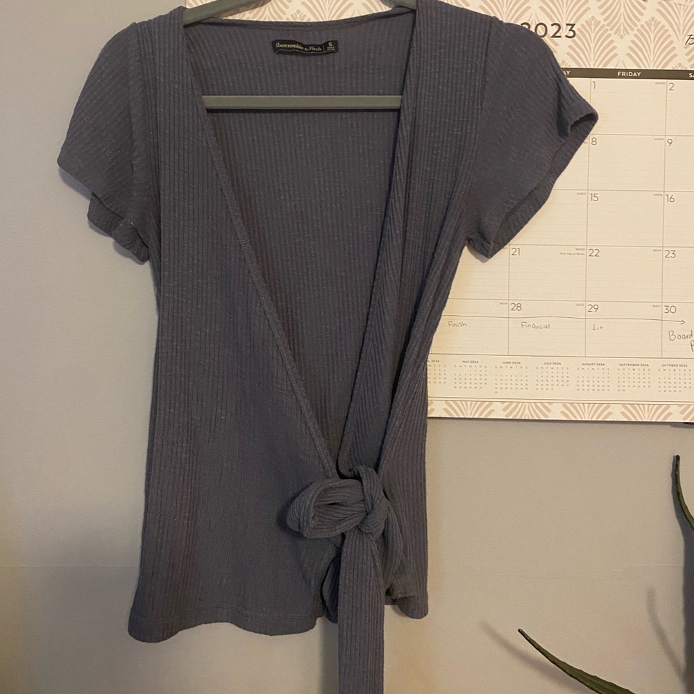 Abercrombie tie top